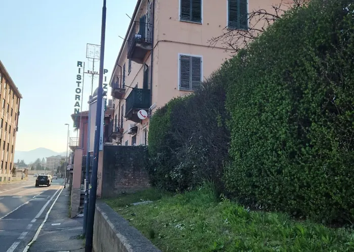Casa Di Ringhiera 1 アパート ピネローロ